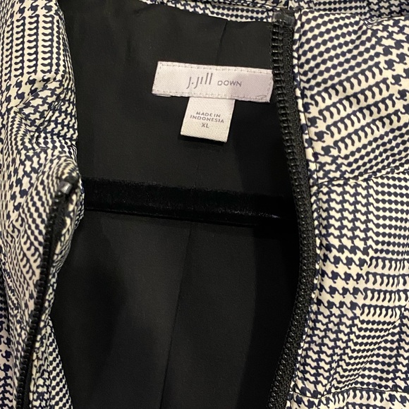 J. Jill Down Puffer Vest - Picture 2 of 4